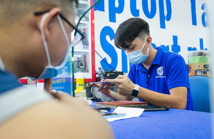 Không gian làm việc chuyên nghiệp tại Bảo Hành One