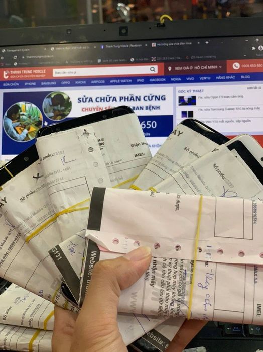Không gian sửa chữa hiện đại tại Thành Trung Mobile