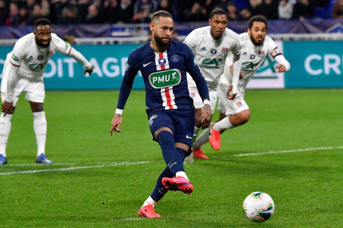 Khoảnh khắc Neymar thực hiện penalty đầy nghệ thuật cho PSG