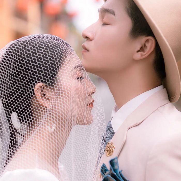 AT Wedding - Ánh mắt trao nhau đầy yêu thương