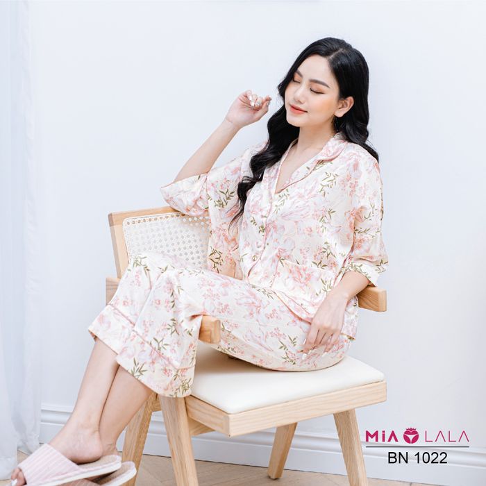 Không gian mua sắm sang trọng tại MiaLala