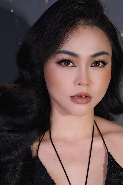 Học viên thực hành tại Mei Yi Makeup Studio