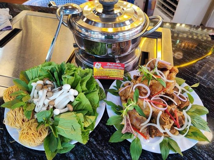Phở Hồng Cúc - Tinh hoa phở Bến Tre qua ống kính