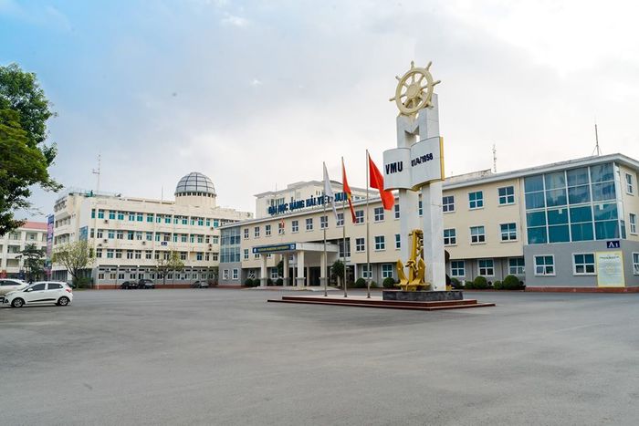 Tàu huấn luyện và cơ sở vật chất hiện đại tại Đại học Hàng hải Việt Nam