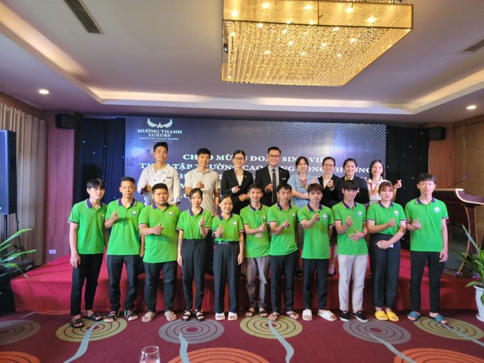 Hình ảnh khuôn viên xanh mát của Trường Cao Đẳng Công Thương Việt Nam