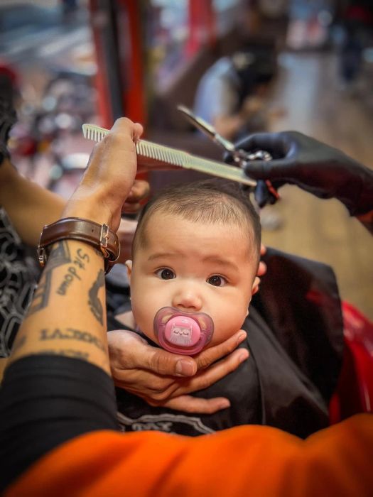 Tác phẩm nghệ thuật từ bàn tay thợ cắt tại Đông Tây Barbershop