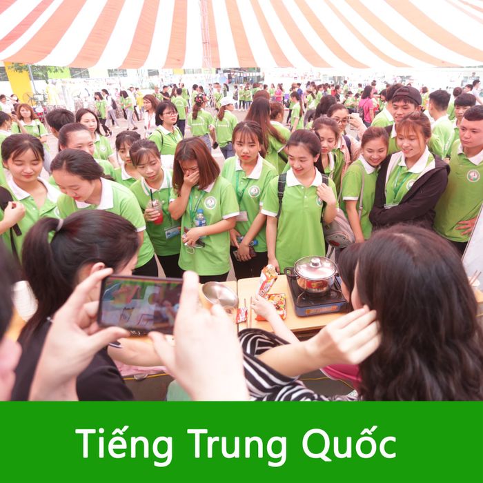 Hình ảnh thư viện hiện đại tại Trường Cao Đẳng Công Thương Việt Nam