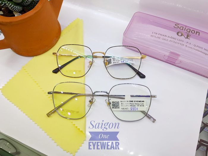 Bộ sưu tập kính đa dạng tại Ngọc Hiếu