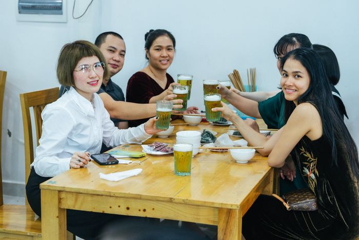 Không gian ấn tượng tại Bia Thu Hằng - Ảnh 2