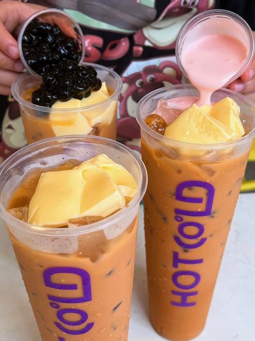 Không gian sang trọng tại Hot Cold - Trà sữa & Xiên Que