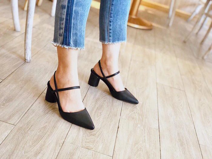 Không gian sang trọng tại Moka Shoes