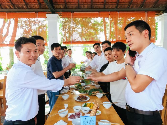 Hình ảnh không gian Bia Thu Hằng