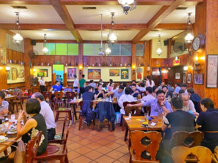Góc thư giãn đầy phong cách tại Hoa Viên Craft Brewery - Ảnh 3