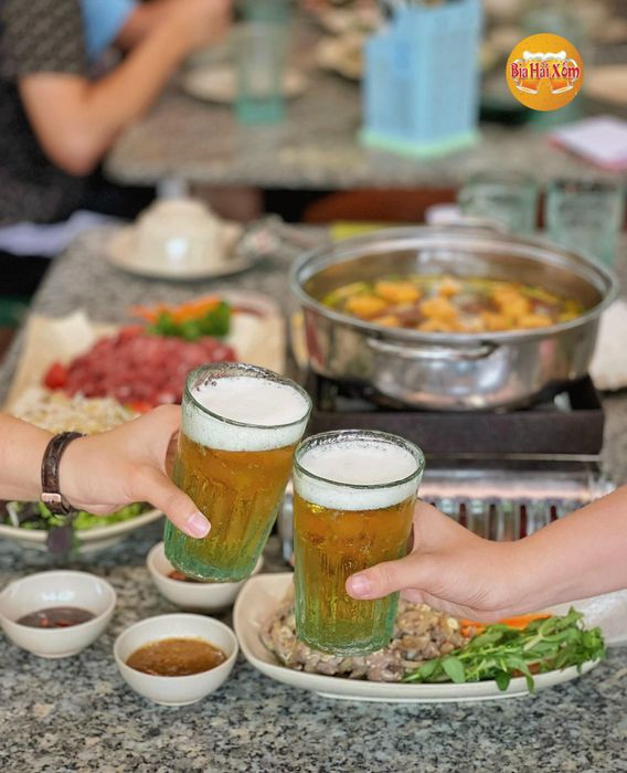 Không gian trẻ trung tại Bia Hải Xồm - Ảnh 1
