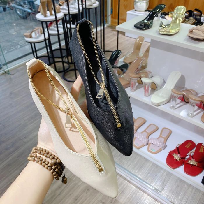 Không gian sang trọng tại Mailee Shoes