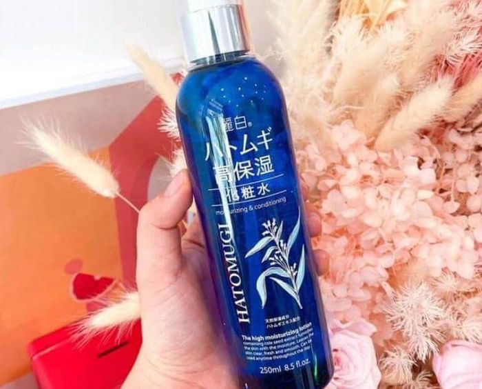 Nước hoa hồng Hatomugi - Dưỡng chất vàng cho làn da căng bóng, ẩm mượt suốt ngày dài (Ảnh 2)