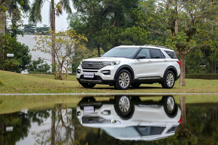 Ford Explorer.JPG