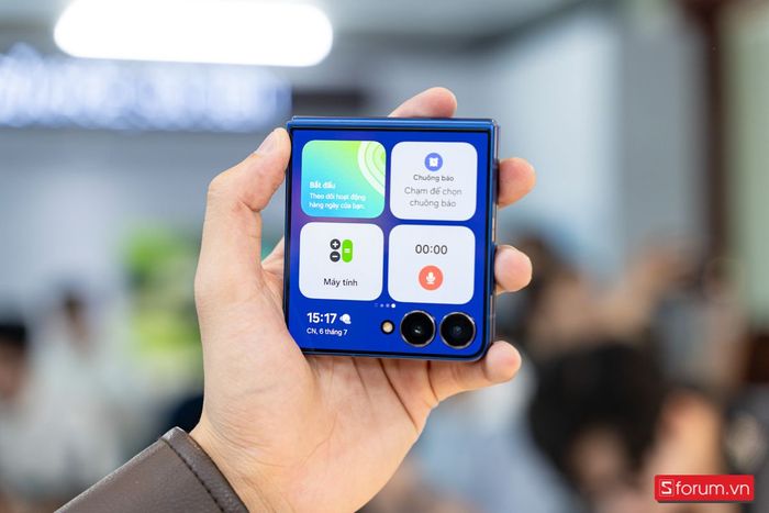 Hình ảnh minh họa: Cách sử dụng eSIM trên Galaxy Z Flip 7