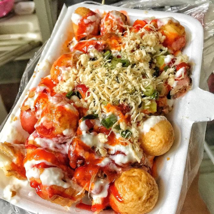 Khoảnh khắc vàng: Những ổ bánh mì nướng vàng ruộm đầy hấp dẫn tại Cô Liên