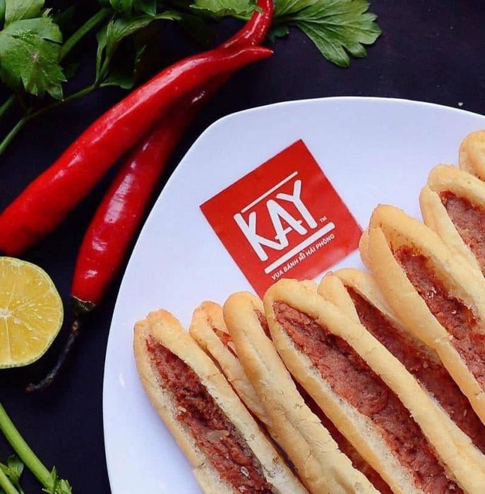 Hình ảnh những ổ bánh mì cay KAY vàng ươm hấp dẫn - tinh túy ẩm thực Hải Phòng
