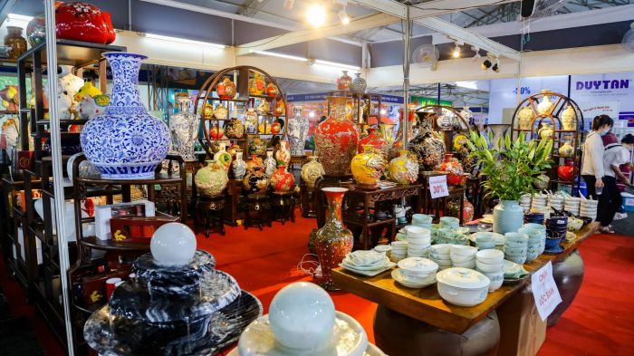 Không gian trưng bày ấn tượng tại Không Gian Gốm Bát Tràng
