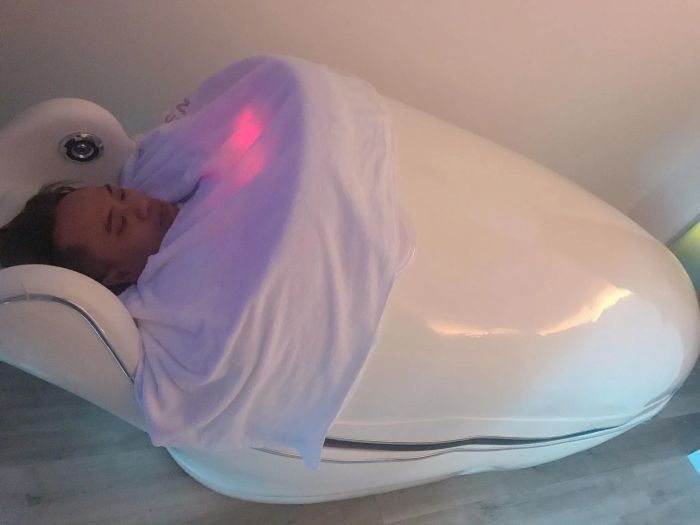 Hình ảnh quy trình tắm trắng công nghệ cao tại Yên Clinic Spa