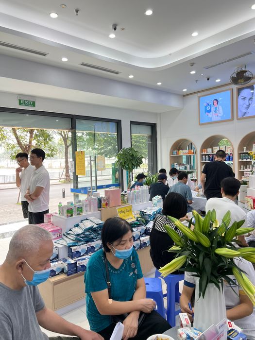 Không gian phục vụ chuyên nghiệp tại Long Tâm Pharmacy