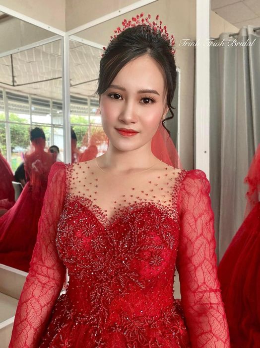Khoảnh khắc lộng lẫy của cô dâu tại Áo cưới Trinh Trinh