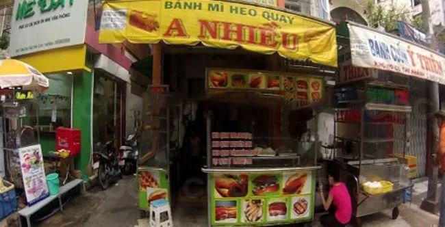 Hình ảnh bánh mì heo quay hấp dẫn tại A Nhiều