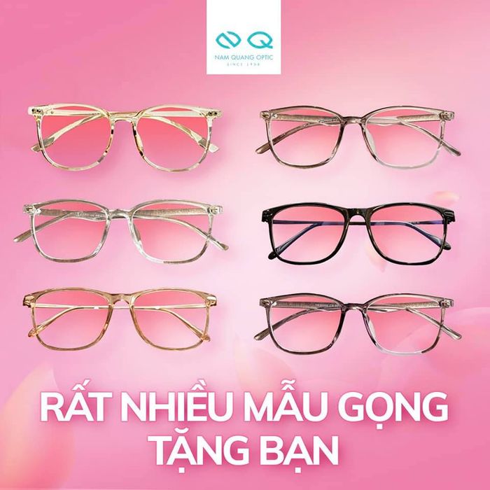 Không gian cửa hàng truyền thống Mắt Kính Nam Quang