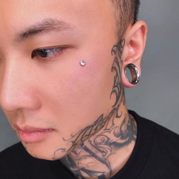 Không gian chuyên nghiệp tại Thế Giới Xỏ Khuyên