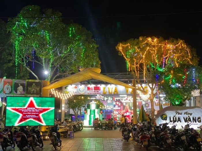 Không gian ấm cúng mang đậm chất miền Tây tại Lúa Vàng - Ảnh 1