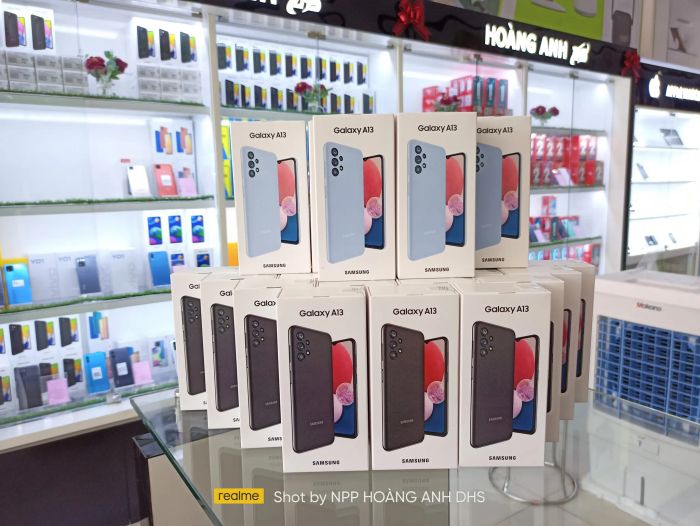 Không gian trưng bày sản phẩm đa dạng tại Hoàng Anh DHS