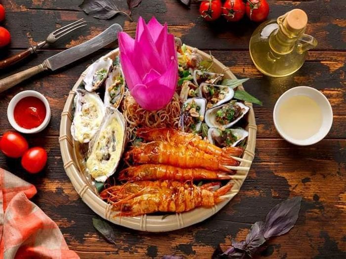 Không gian ấm cúng với view sông nước tại Phố 66 - Ảnh 2