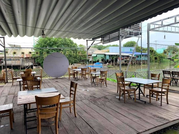 Những món hải sản tươi sống được chế biến công phu tại Hải Sản Ven Sông