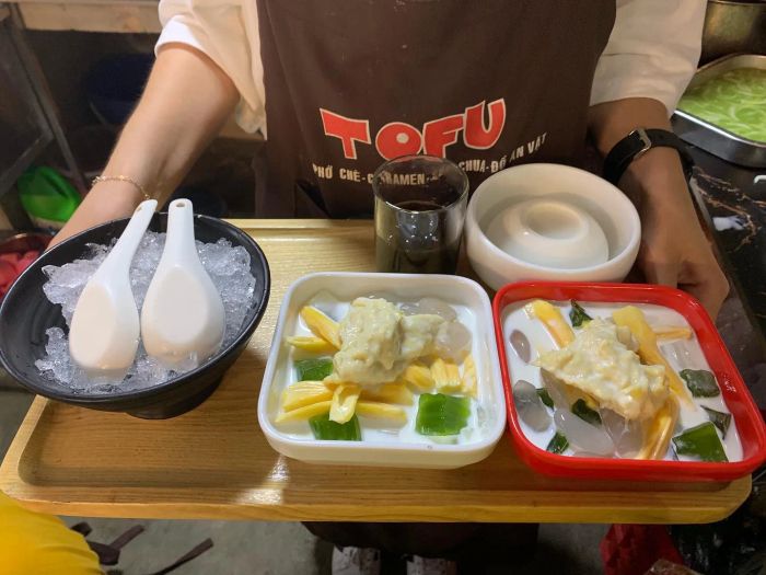 Không gian ấm cúng tại Chè Tofu Ngoại Thương