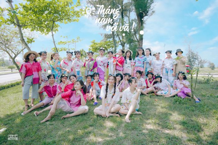 Apu - Chụp Ảnh Kỷ Yếu ảnh 2 - Chạm vào vẻ đẹp của tuổi trẻ, mỗi khoảnh khắc là một ký ức đẹp