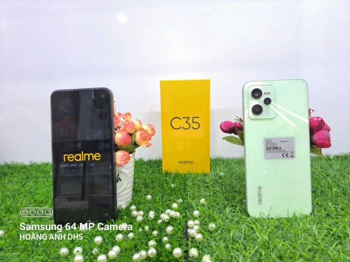Hình ảnh đội ngũ tư vấn chuyên nghiệp tại Hoàng Anh DHS