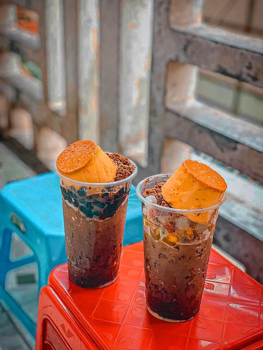 Góc check-in đầy nghệ thuật tại quán