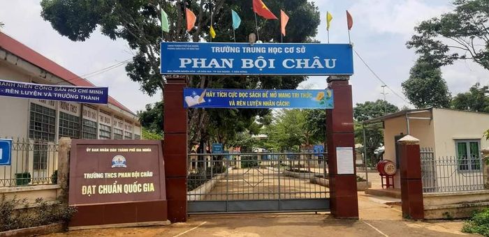 Hoạt động ngoại khóa sôi nổi của học sinh THCS Phan Bội Châu