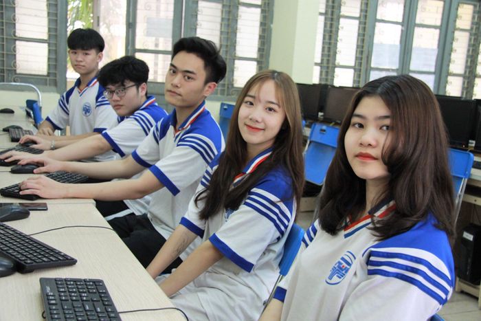 Trường Trung Cấp Kỹ Thuật Tin Học Hà Nội - ESTIH - Hình ảnh 2