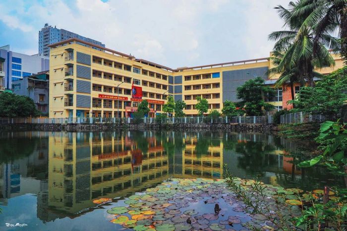Hình ảnh ấn tượng về khuôn viên rộng rãi của Trường Tiểu học Đoàn Kết