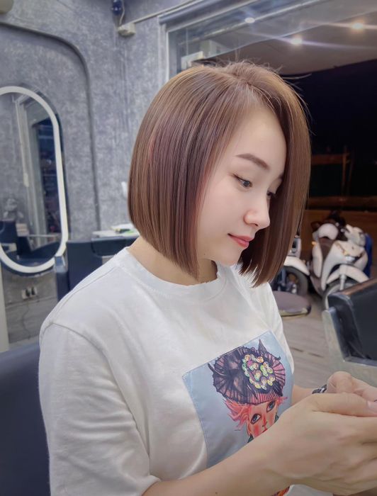 Đội ngũ chuyên gia tóc tài năng tại Viết Hùng Salon Tóc
