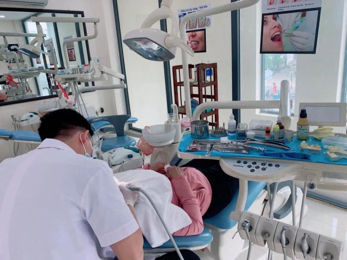 Hình ảnh thực tế quy trình tẩy trắng tại Nha khoa Sài Gòn Duy Xuyên (ảnh 2)