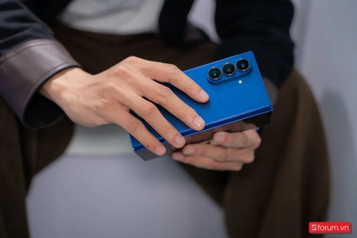 Galaxy Z Fold7 được Samsung trang bị hàng loạt cải tiến ấn tượng so với phiên bản tiền nhiệm
