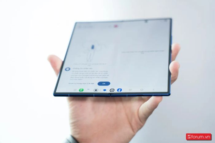 Galaxy Z Fold 7 được trang bị hệ thống bản lề hoàn toàn mới
