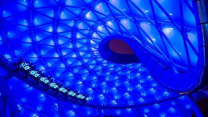 TRON Lightcycle Power Run luôn nằm trong top những trò chơi hấp dẫn nhất tại Disneyland Thượng Hải