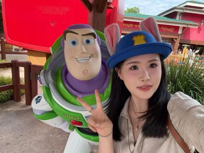 Sống ảo cùng Buzz Lightyear Planet