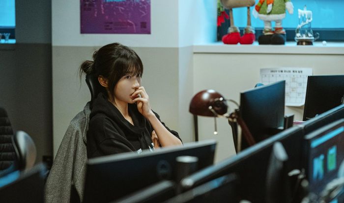 Tính hiếu kỳ của Da-kyung có thể đẩy cô vào hang ổ đáng sợ nhất trong hệ thống tàu điện ngầm