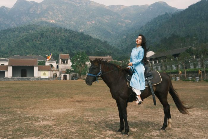 Kham pha ngoi lang co binh yen tai Quang Ninh 4.jpg